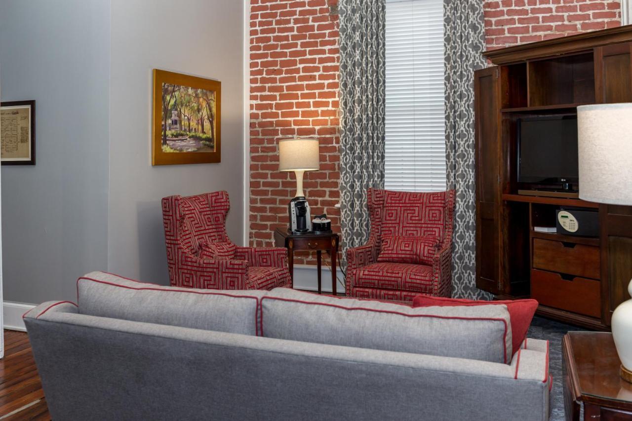 Hotel East Bay Inn, Historic Of Collection